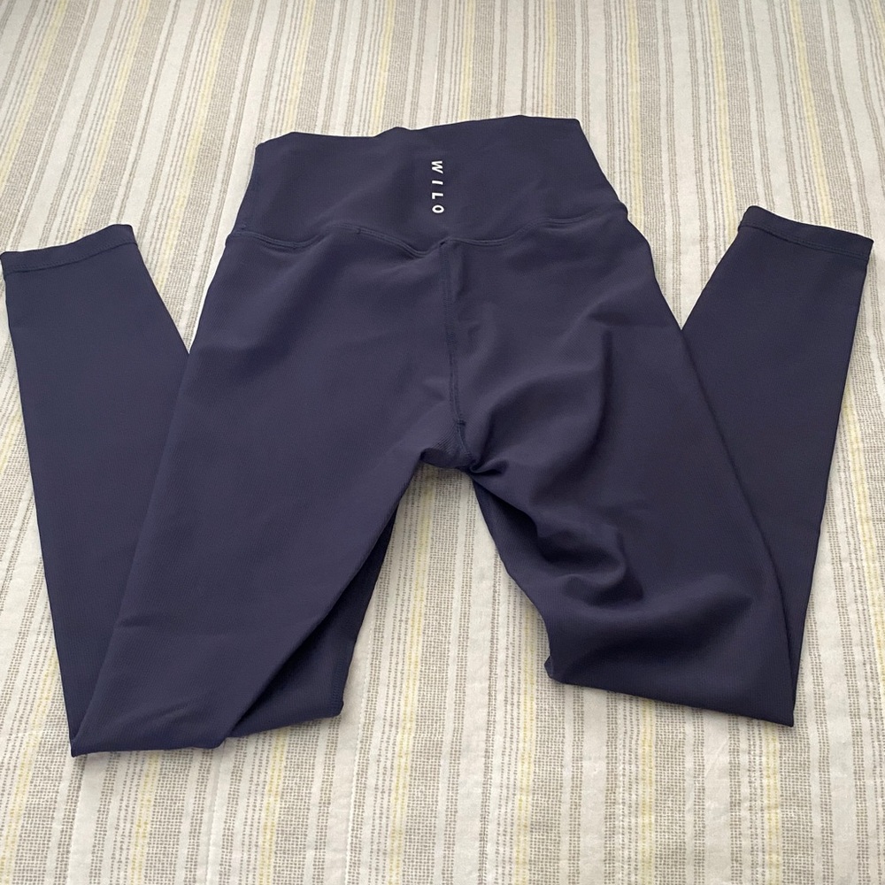 Women’s Wilo The Label work out pants size small.